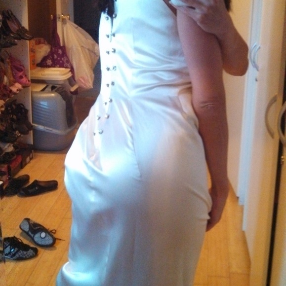 Designer Gown Mia Callway - Picture 7 of 8